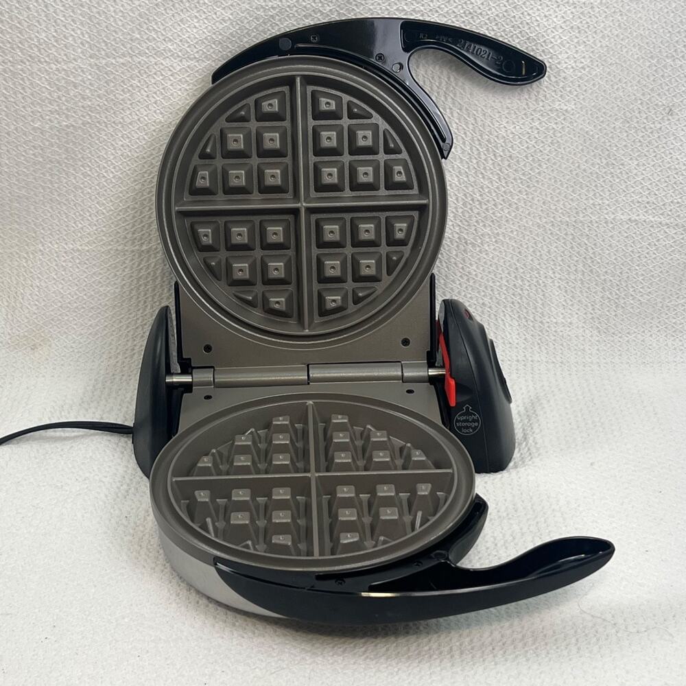 Presto FlipSide Belgian Waffle Maker 0351004 Ceramic Rotating Tested Working - Picture 3 of 14